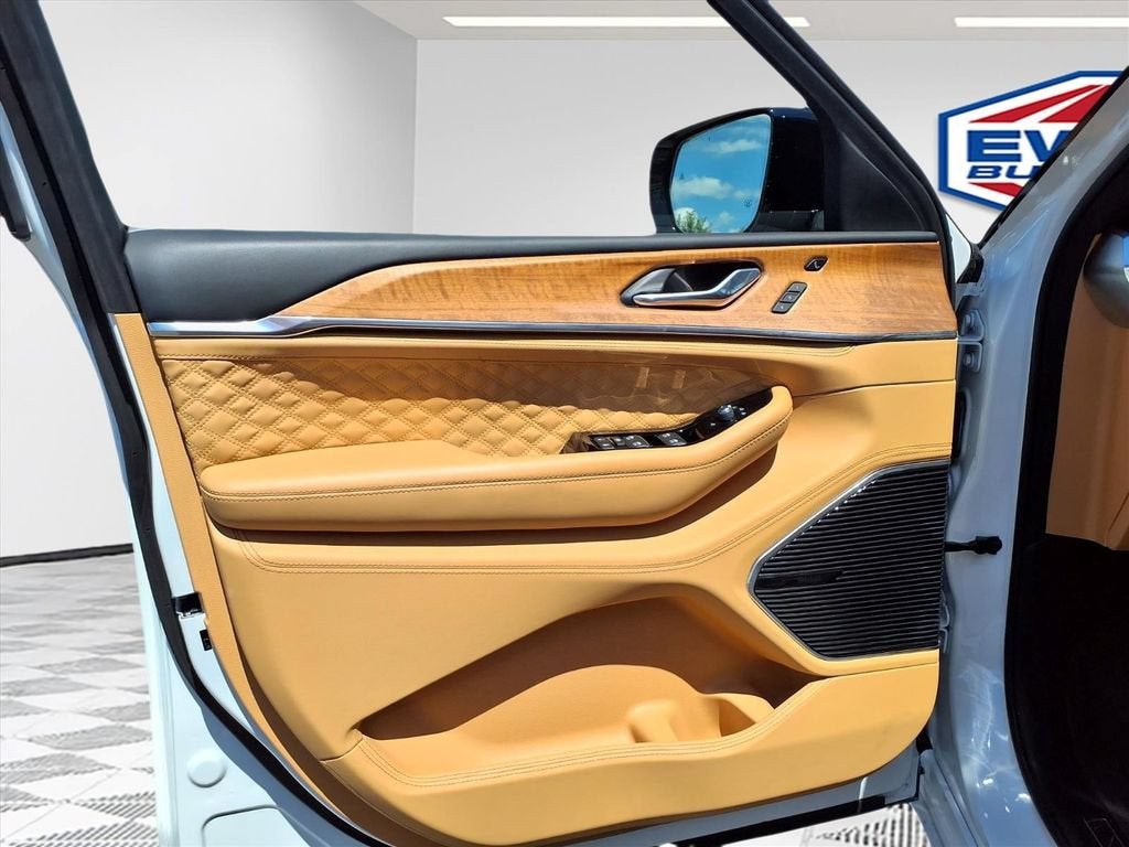 2025 Jeep Grand Cherokee L Summit Reserve 4x4