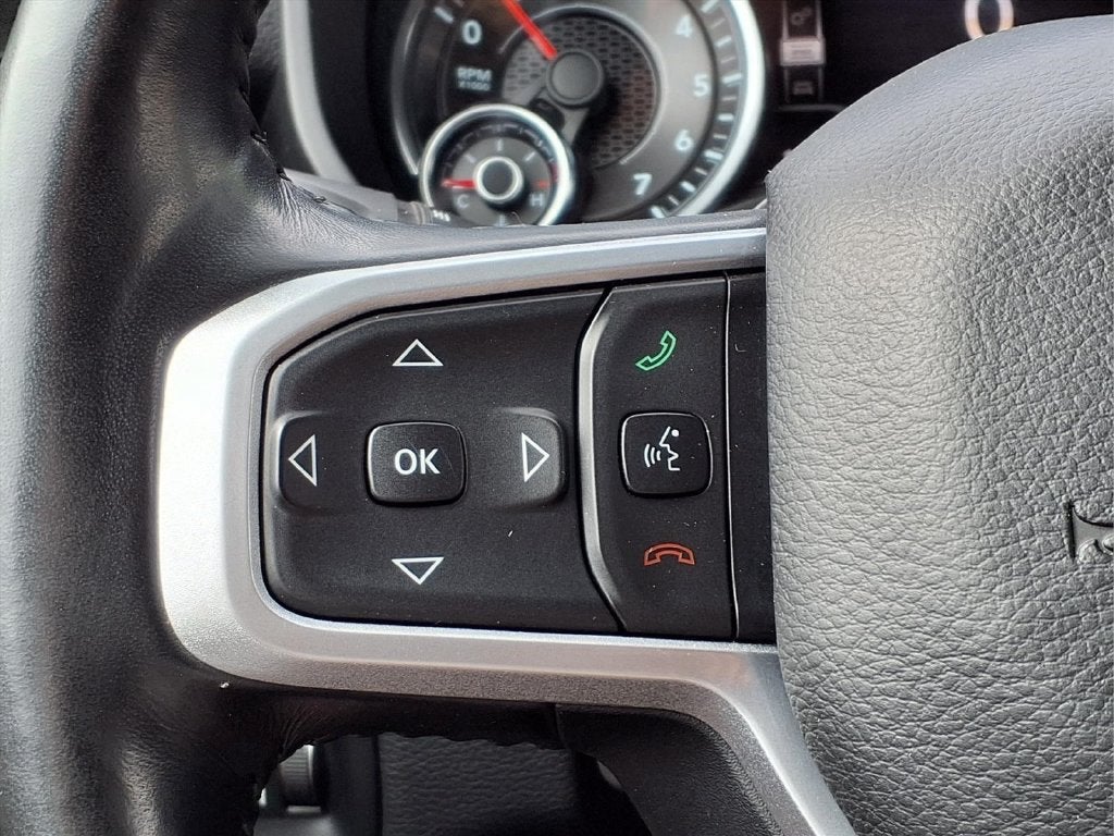 2020 RAM 1500 Big Horn Crew Cab 4x4 5'7" Box