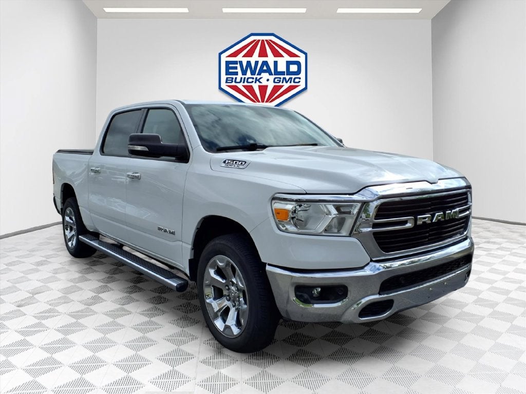 2020 RAM 1500 Big Horn Crew Cab 4x4 5'7" Box
