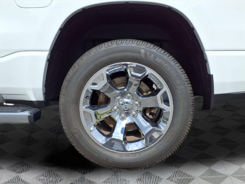 2020 RAM 1500 Big Horn Crew Cab 4x4 5'7" Box