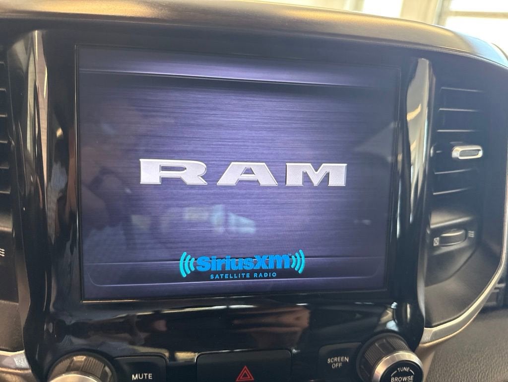 2021 RAM 1500 Laramie Crew Cab 4x4 5'7" Box
