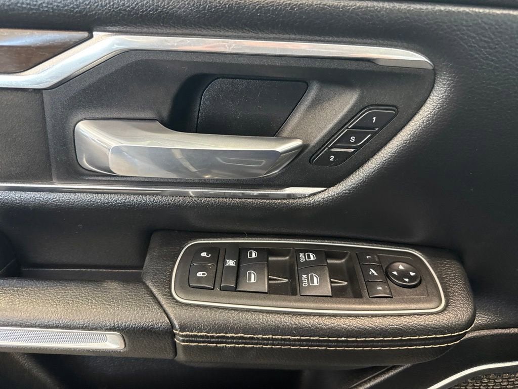 2021 RAM 1500 Laramie Crew Cab 4x4 5'7" Box