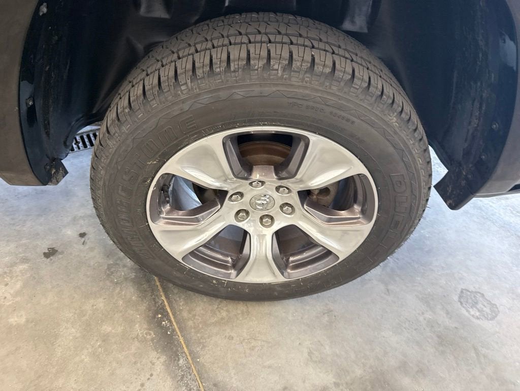 2021 RAM 1500 Laramie Crew Cab 4x4 5'7" Box