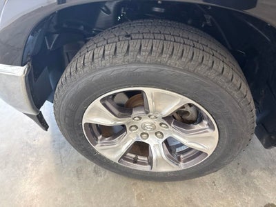 2021 RAM 1500 Laramie Crew Cab 4x4 5'7" Box