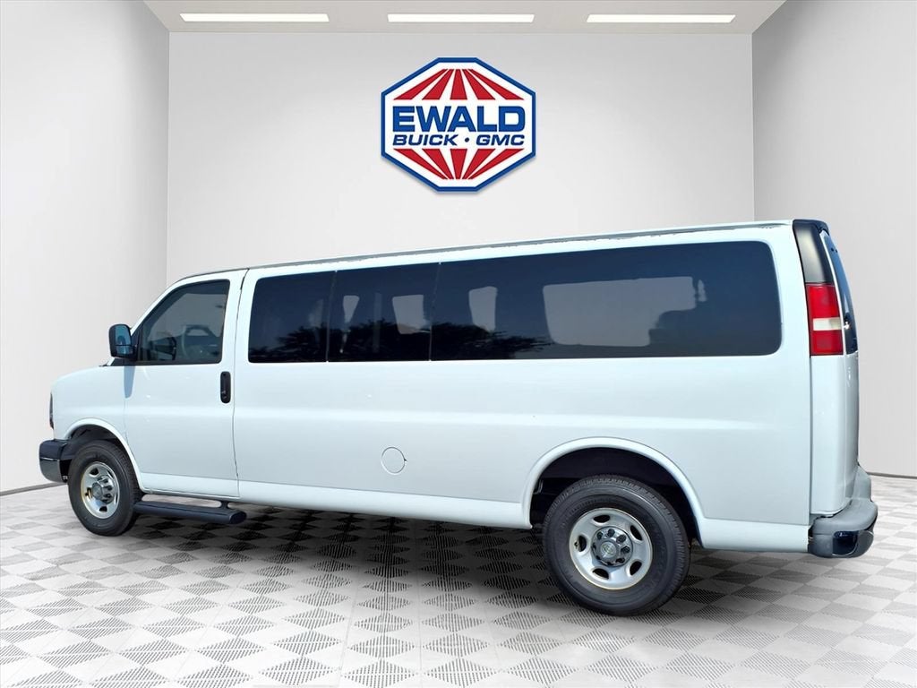 2015 Chevrolet Express Passenger 3500 LT