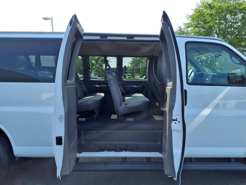 2015 Chevrolet Express Passenger 3500 LT