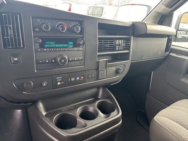 2024 Chevrolet Express Passenger 3500 1LT