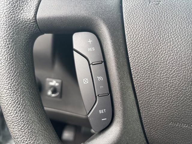 2024 Chevrolet Express Passenger 3500 1LT