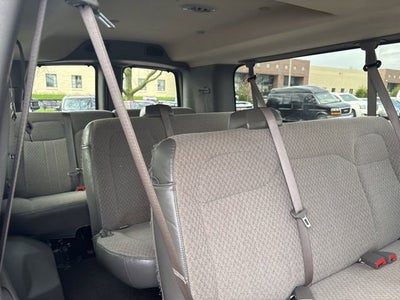 2024 Chevrolet Express Passenger 3500 1LT