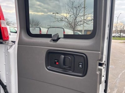 2024 Chevrolet Express Passenger 3500 1LT