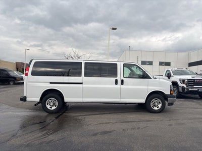 2024 Chevrolet Express Passenger 3500 1LT
