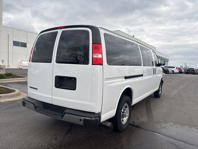2024 Chevrolet Express Passenger 3500 1LT