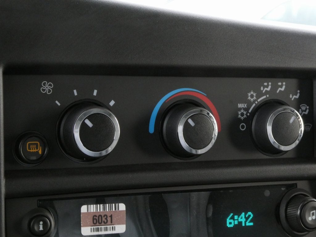 2025 GMC Savana Cutaway 3500 1WT