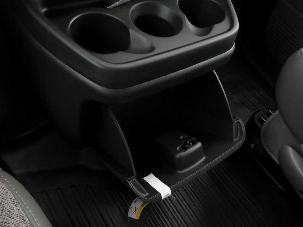 2025 GMC Savana Cutaway 3500 1WT