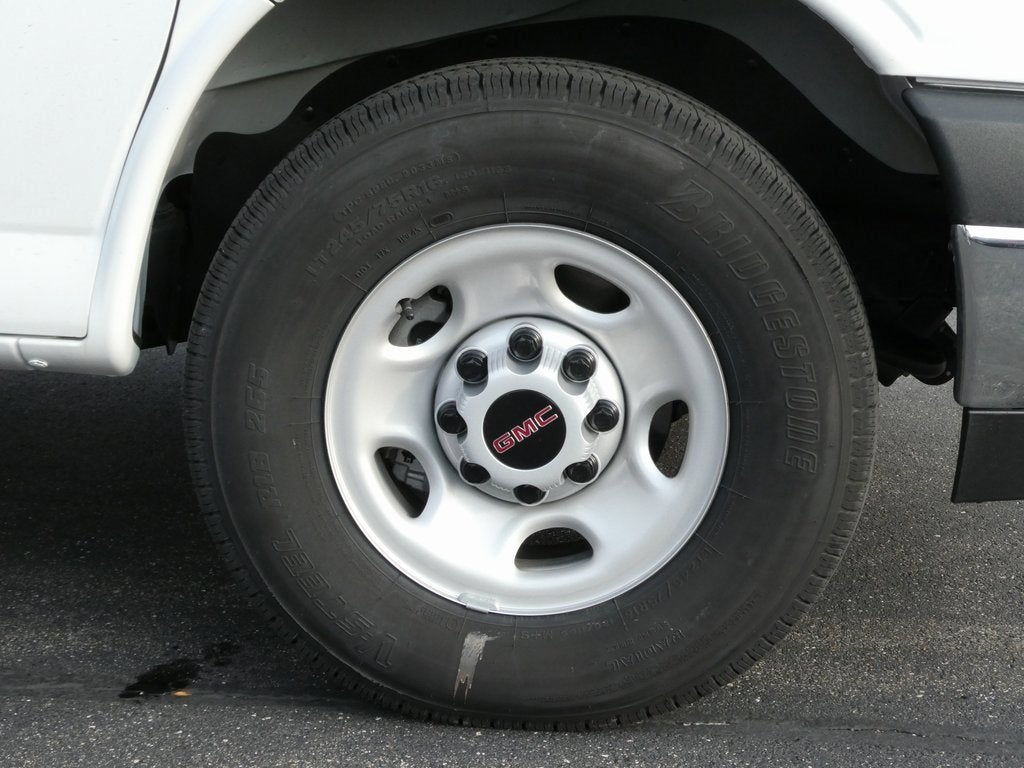 2025 GMC Savana Cutaway 3500 1WT