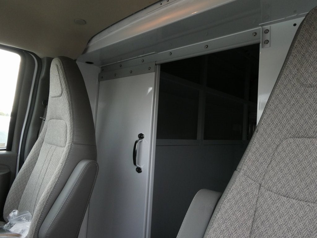 2025 GMC Savana Cutaway 3500 1WT