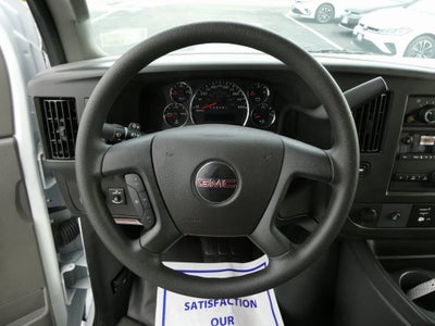 2025 GMC Savana Cutaway 3500 1WT