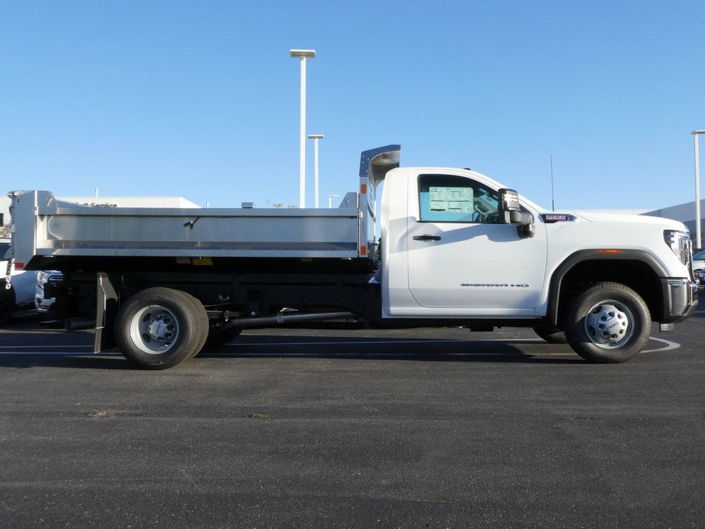 2025 GMC Sierra 3500 HD Chassis Cab Pro