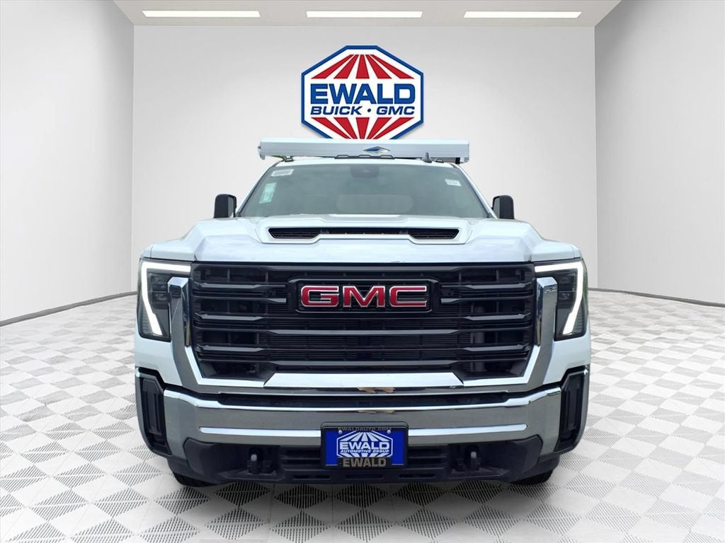 2026 GMC Sierra 3500 HD Chassis Cab Pro