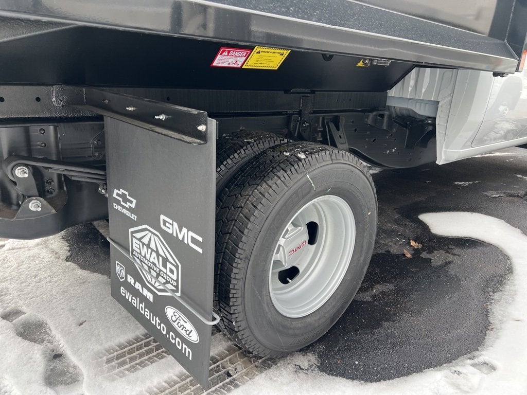 2025 GMC Sierra 3500 HD Chassis Cab Pro