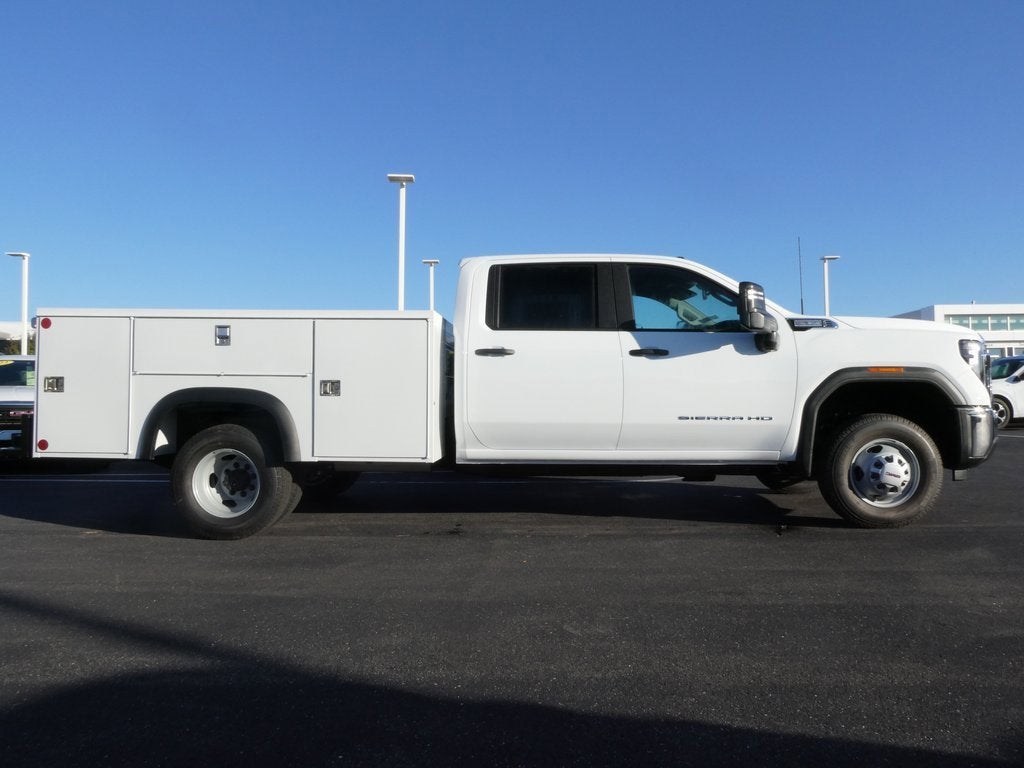 2025 GMC Sierra 3500 HD Chassis Cab Pro