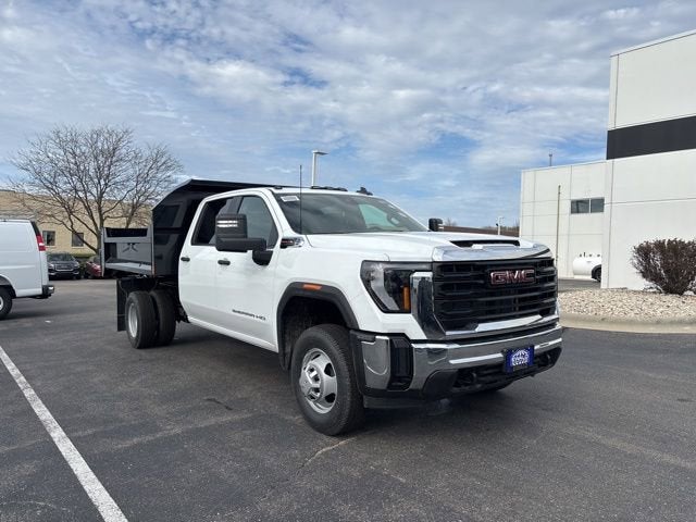2026 GMC Sierra 3500 HD Chassis Cab Pro