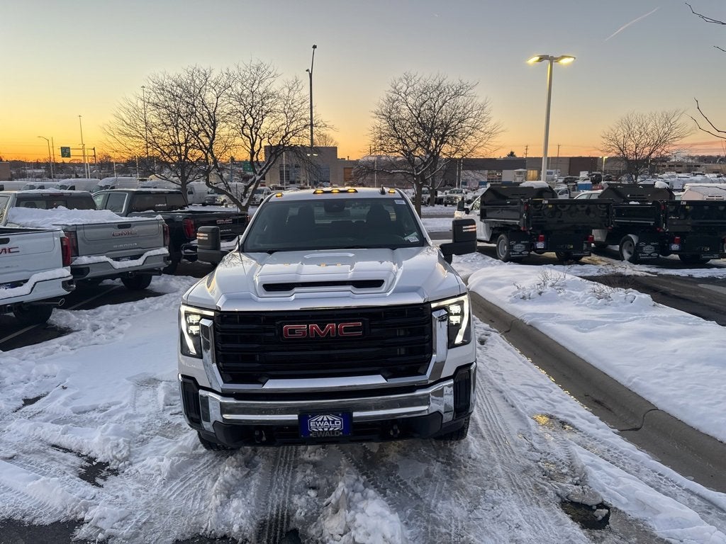 2025 GMC Sierra 3500 HD Pro