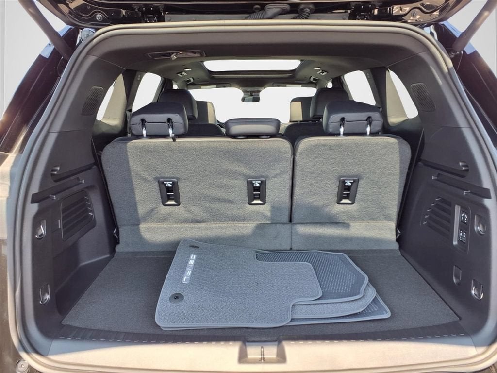 2027 GMC Acadia Denali