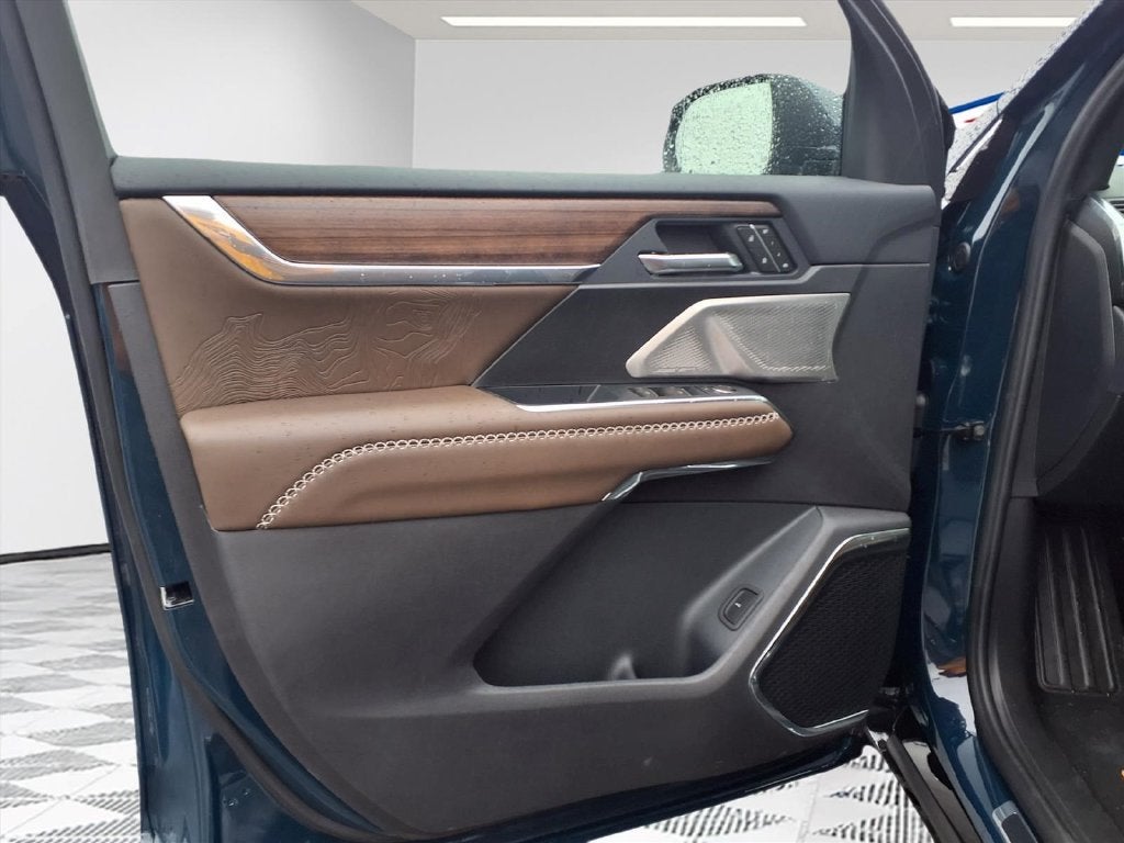 2027 GMC Acadia Denali Ultimate