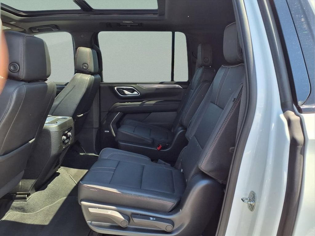 2023 Chevrolet Suburban RST