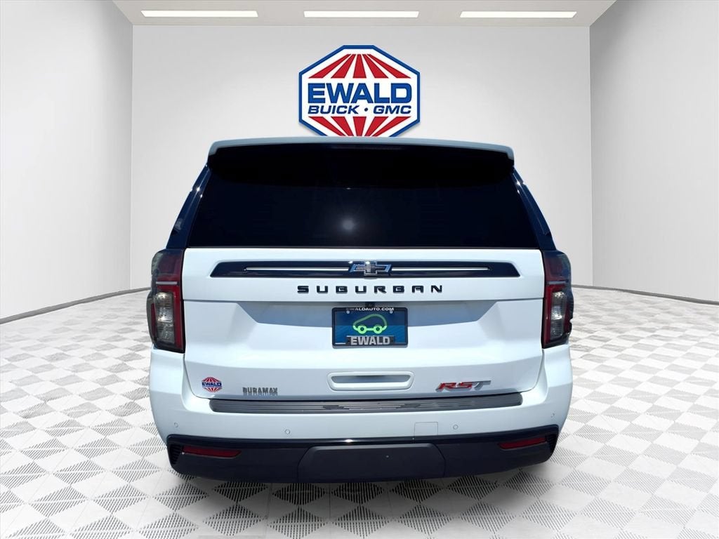 2023 Chevrolet Suburban RST