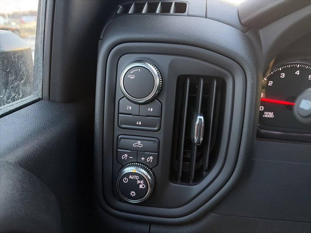 2025 GMC Sierra 2500 HD Pro