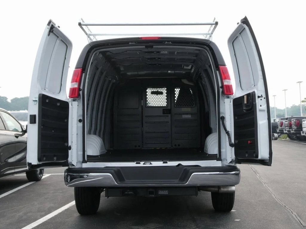 2025 GMC Savana Cargo 2500 Work Van