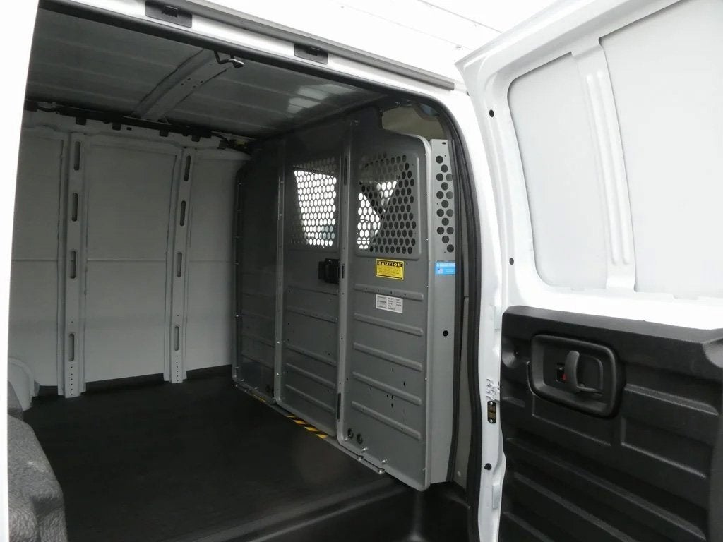 2025 GMC Savana Cargo 2500 Work Van