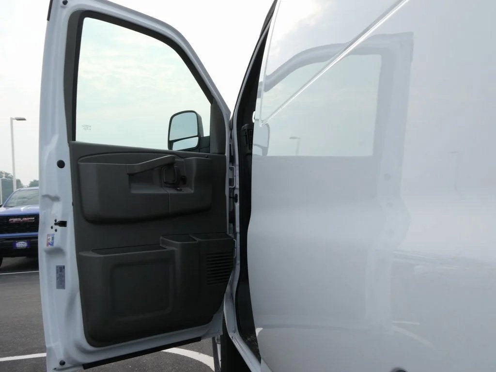 2025 GMC Savana Cargo 2500 Work Van