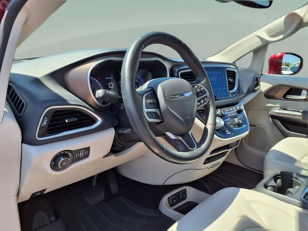 2017 Chrysler Pacifica Touring-L Plus