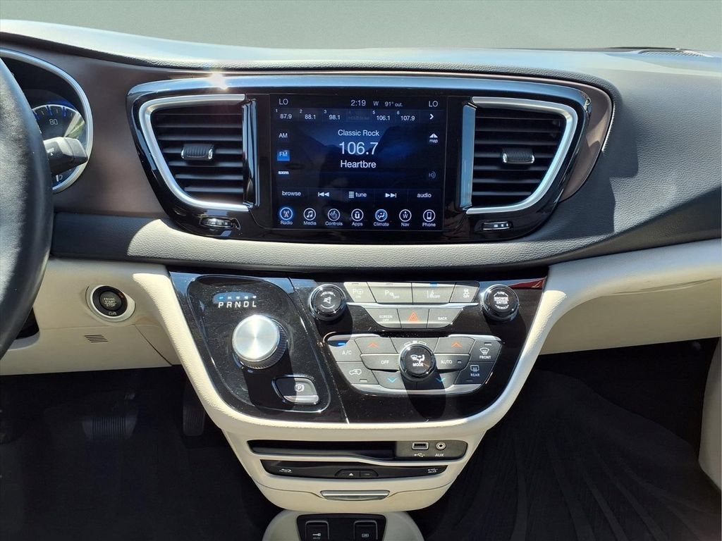 2017 Chrysler Pacifica Touring-L Plus