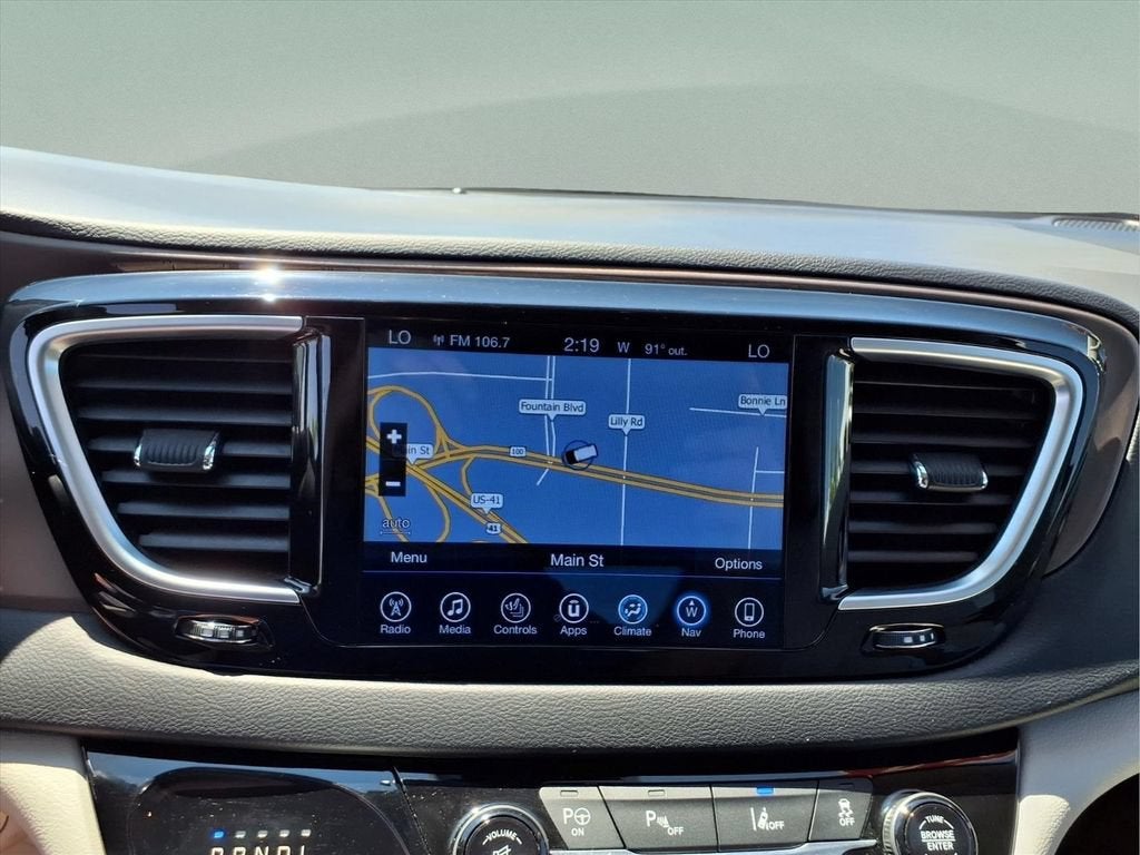 2017 Chrysler Pacifica Touring-L Plus
