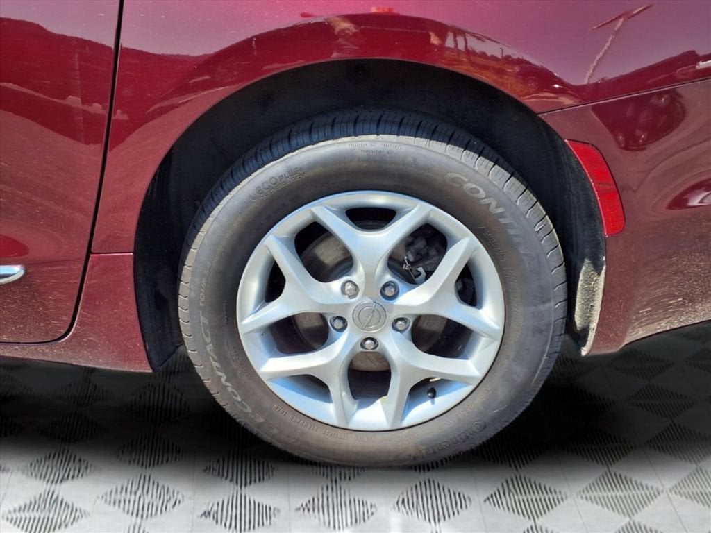 2017 Chrysler Pacifica Touring-L Plus