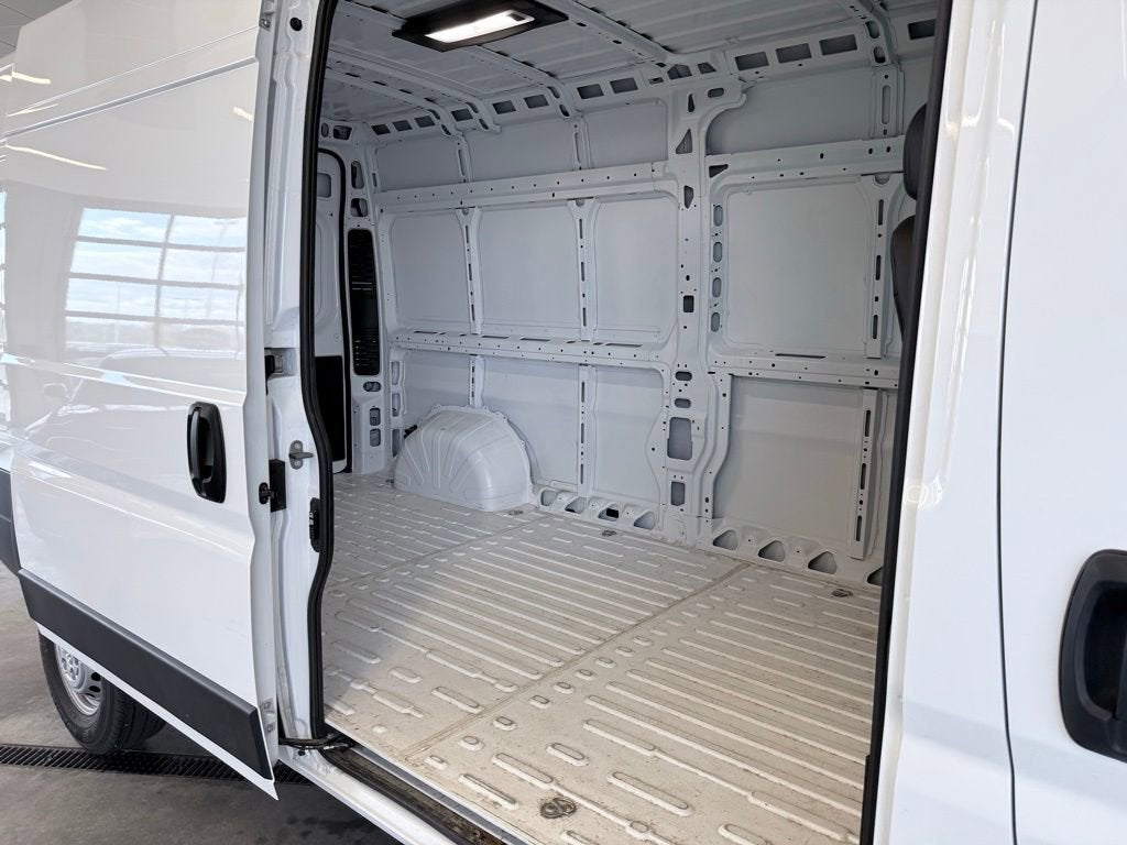 2026 RAM ProMaster Cargo Van Tradesman