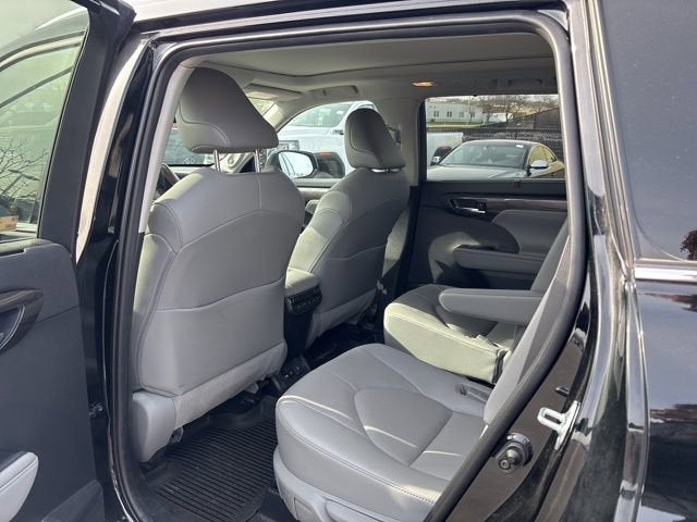 2020 Toyota Highlander Platinum