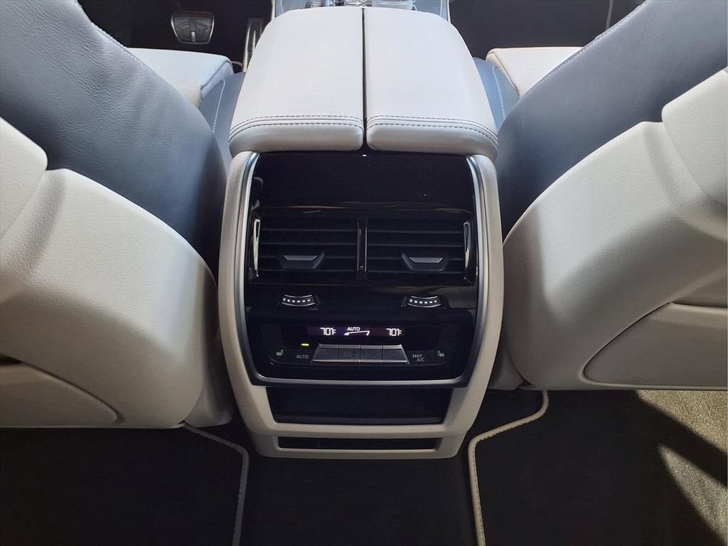 2022 BMW ALPINA XB7 ALPINA XB7