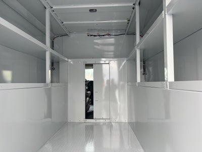 2025 GMC Savana Cutaway 3500 1WT