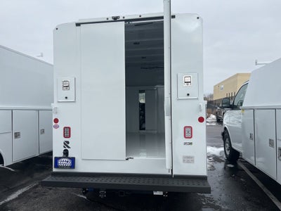 2025 GMC Savana Cutaway 3500 1WT
