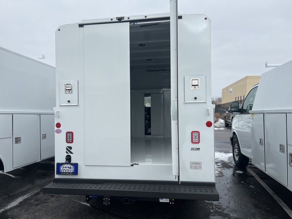 2025 GMC Savana Cutaway 3500 1WT