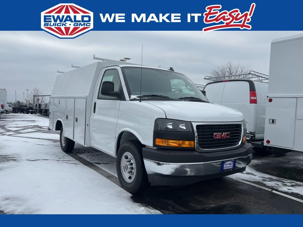 2025 GMC Savana Cutaway 3500 1WT