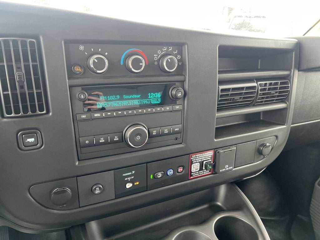 2025 GMC Savana Cutaway 3500 1WT