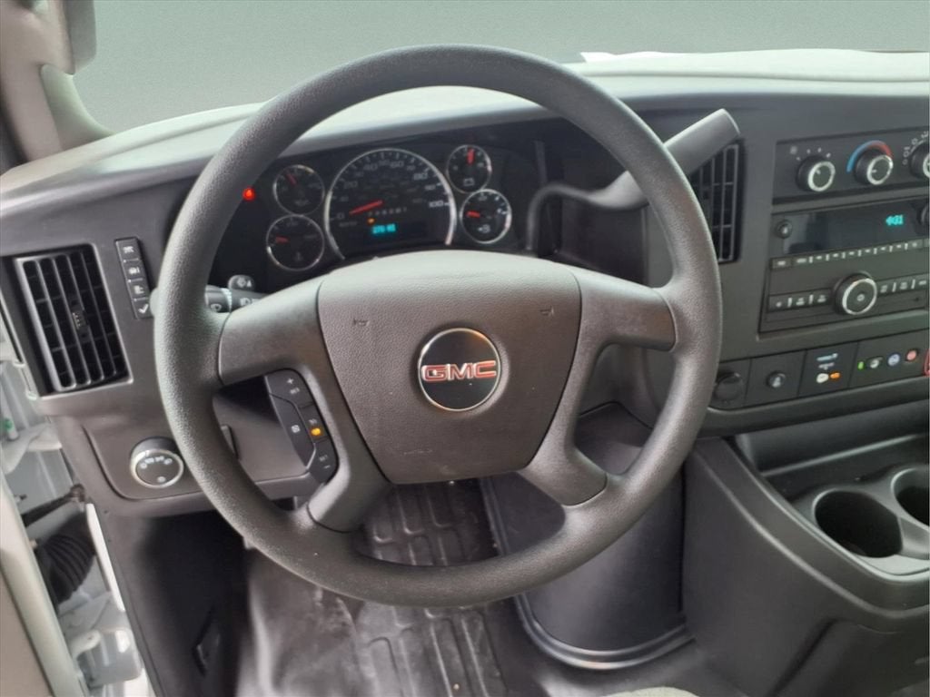2026 GMC Savana Cutaway 3500 1WT