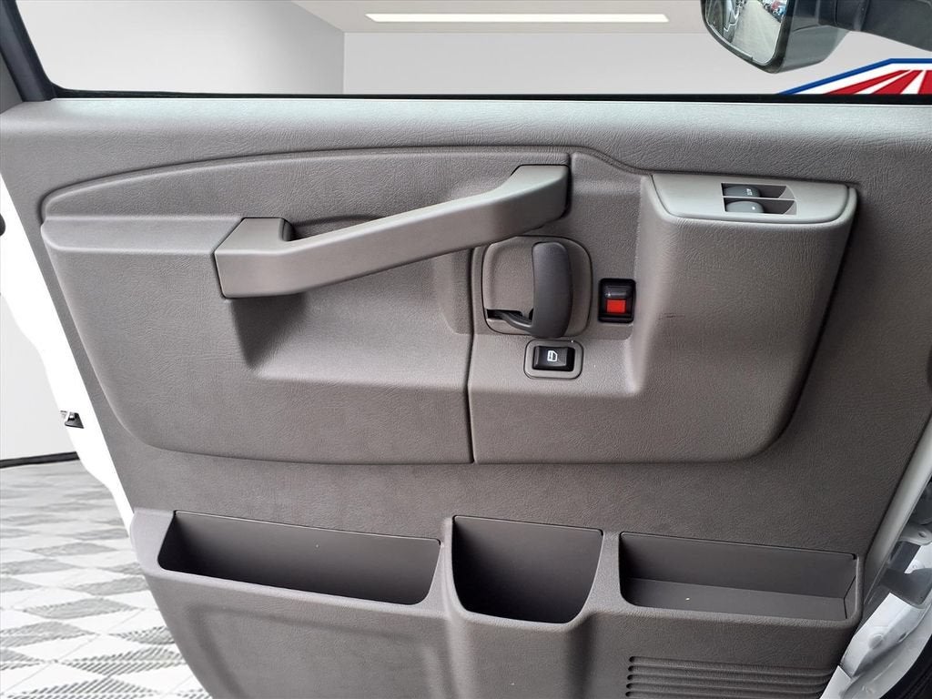 2026 GMC Savana Cutaway 3500 1WT
