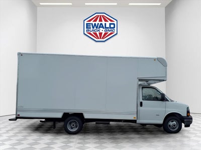 2026 GMC Savana Cutaway 3500 1WT